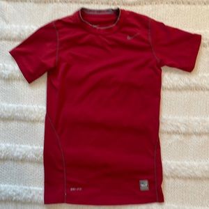 Nike top pro combat compression dri fit short sleeve shirt red boys size L
